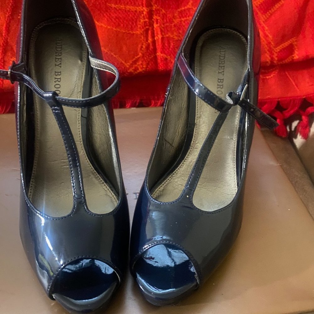 Audrey Brooke, Size 9 1/2, Blue Patent Leather Open Toe Pumps